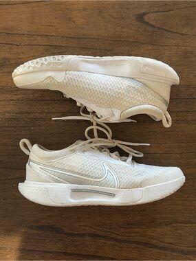 Nike Court Pro Women’s Tennis Shoes White Silver DV3285-102 Size 7.5 Athletic